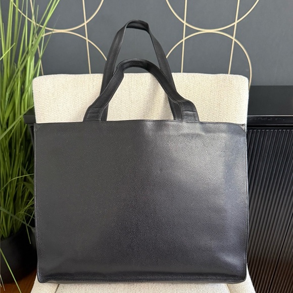 Authentic CHANEL large tote bag black leather - Picture 4 of 16